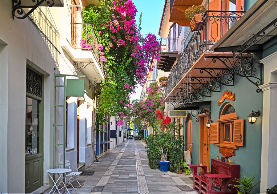 Gasse in Nafplio, Griechenland