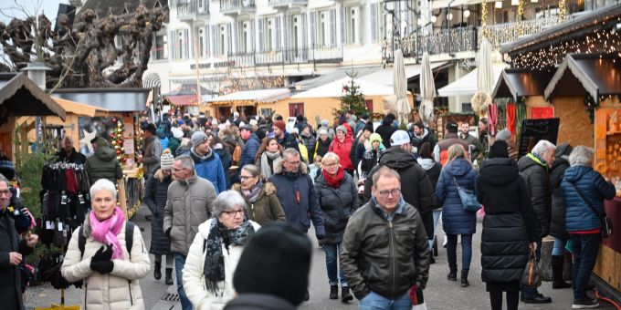 Zahlreiche Leute strömten am Wochenende an den Christkindlimärt in Rapperswil. rapperswil