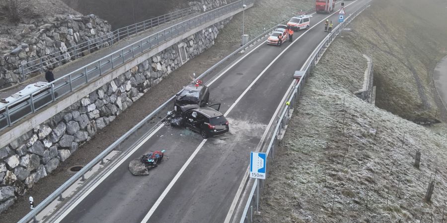 Wattwil: Drei Verletzte nach Frontalkollision.