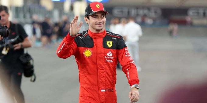 Charles Leclerc soll bei Ferrari einen neuen Vertrag mit einer satten Lohnerhöhung unterzeichnen. Ferrari Charles Leclerc