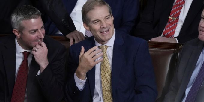 Jim Jordan (M) ist bei der Wahl zum Vorsitzenden des US-Repräsentantenhauses gescheitert. jordan
