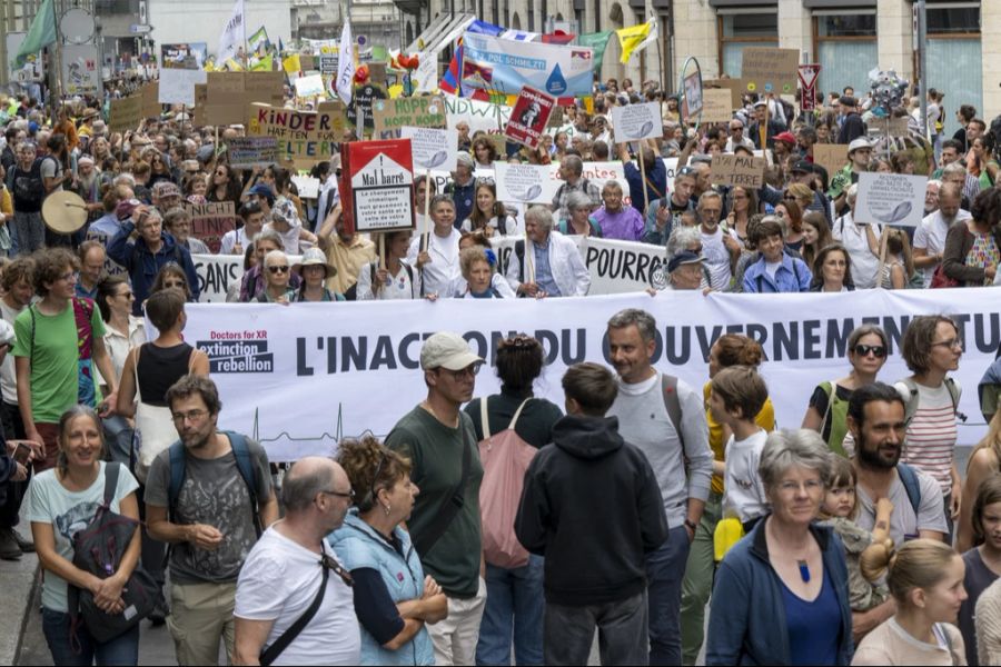 Die Klimademo zieht am Samstag durch Bern.