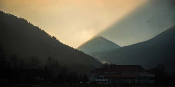 Gewisse Schweizer Gemeinde liegen die nächsten zwei Monate lang im Schatten. Schattenloch
