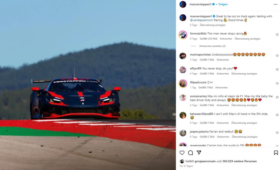 Max Verstappen fuhr unter anderem mit einem Ferrari in eigener Lackierung.