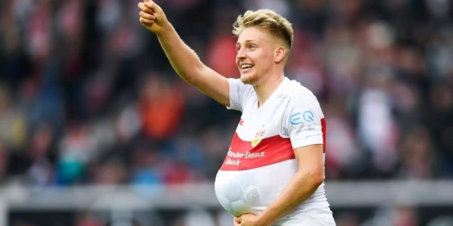 Santiago Ascacibar jubelt nach seinem Treffer für den VfB Stuttgart. Foto: Tom Weller/dpa