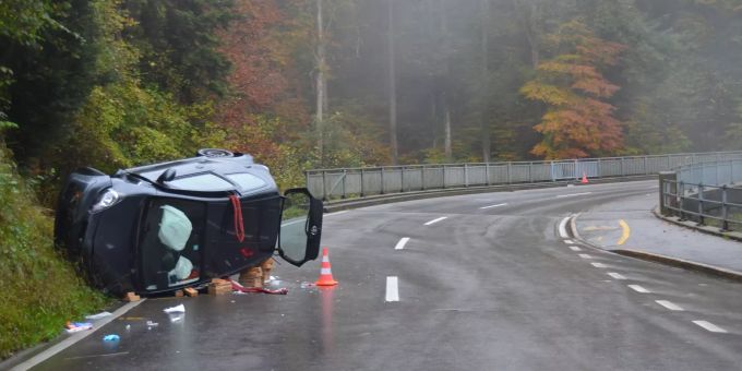 Das Fahrzeug kippte auf die linke Seite. wolfhalden