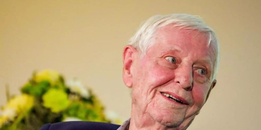 Der Schriftsteller Hans Magnus Enzensberger wird 90. Foto: Nicolas Armer/dpa