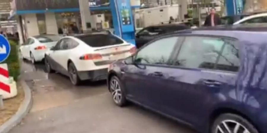 tesla blockade