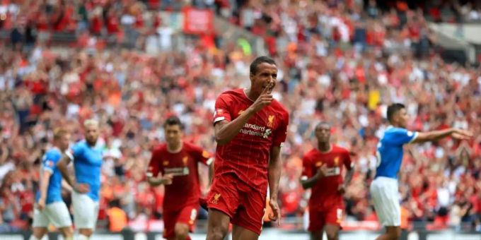 Grund zum Jubeln: Liverpools Joel Matip verlängert seinen Vertrag langfristig. Foto: Adam Davy/PA Wire/dpa Grund zum Jubeln: Liverpools Joel Matip verlängert seinen Vertrag langfristig. Foto: Adam Davy/PA Wire/dpa