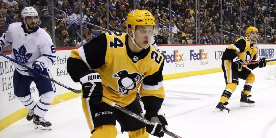 Hat zwei Vorlagen zum Sieg seiner Pittsburgh Penguins beigesteuert: Dominik Kahun. Foto: Gene J. Puskar/AP/dpa