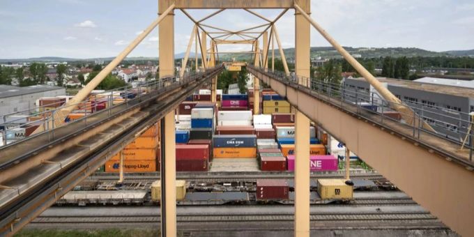 Aktuell sind vor allem die Importgüter teuer. Import Hafen Basel