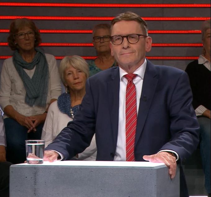 Mitte-Ständerat Pirmin Bischof kritisiert in der «Arena» die Individualbesteuerung und wirbt für das Splitting. Arena