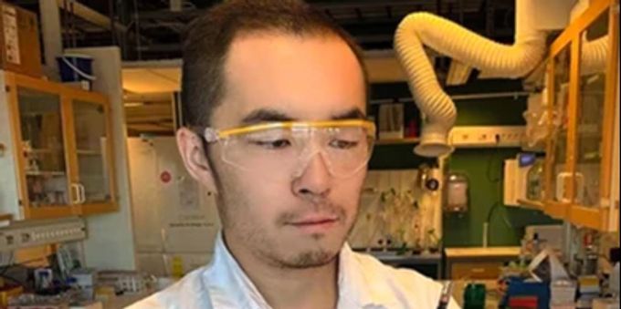 Hongji Yan war Teil des Forscherteams, das das Gleitgel entwickelt hat. Stockholm