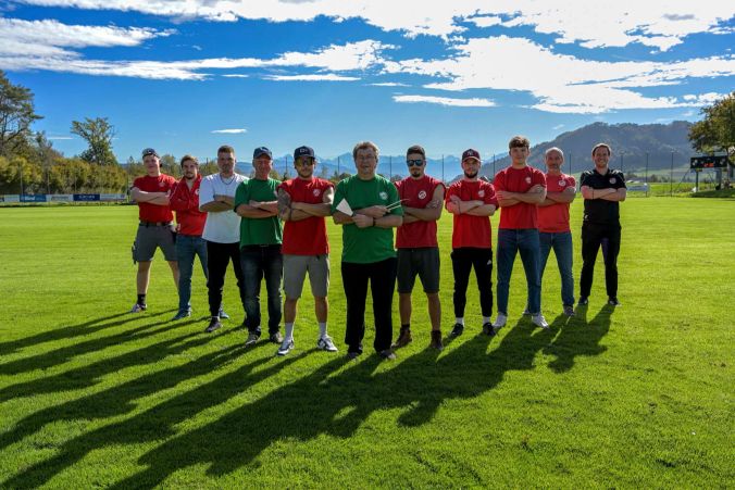 Ohne sie geht nichts ... ein Teil der freiwilligen Helfer des FC Belp.