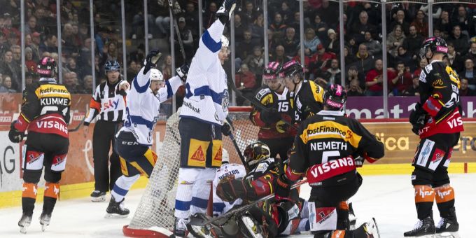 Der EV Zug jubelt, der SC Bern am Boden: Die Zuger gleichen in Spiel 2 aus. SC Bern