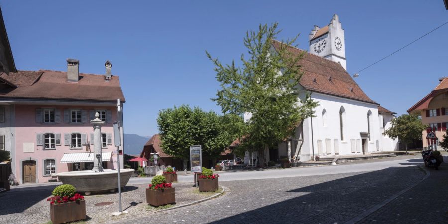 Die reformierte Stadtkirche in Büren an der Aare.