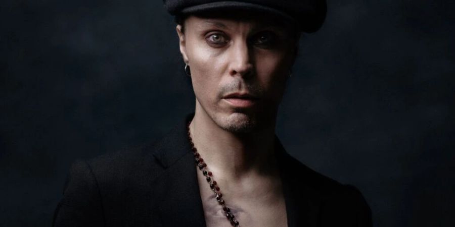 Ville Valo kehrt ohne seine frühere Band HIM in die Schweiz zurück. Am Mitwoch, 22. Februar, stellt der finnische Musiker sein Soloalbum «Neon Noir» in Zürich vor.