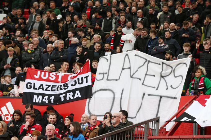 Bereits seit langem fordern grosse Anteile der Gefolgschaft von Manchester United eine neue Führung des Klubs. EPA/Adam Vaughan manchester united