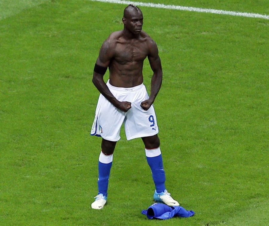 Mario Balotellis Torjubel nach seinem Doppelpack im EM-Halbfinal gegen Deutschland. (Archivbild)