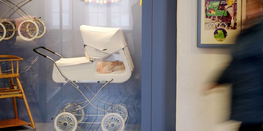 Der DDR-Kinderwagen «Panorama» vom Zeitzer Hersteller «Zekiwa» aus dem Jahr 1981, damals ein Spitzenmodell, wird im Deutschen Kinderwagenmuseum ausgestellt.