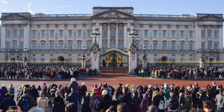 Das britische Königshaus sucht einen Souschef.