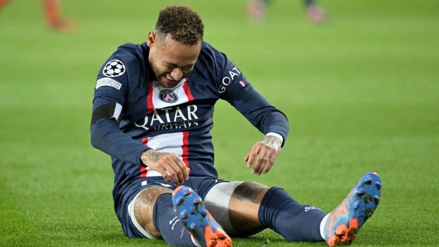 Neymar muss sich am Knöchel operieren lassen und verpasst den Rest der Saison.