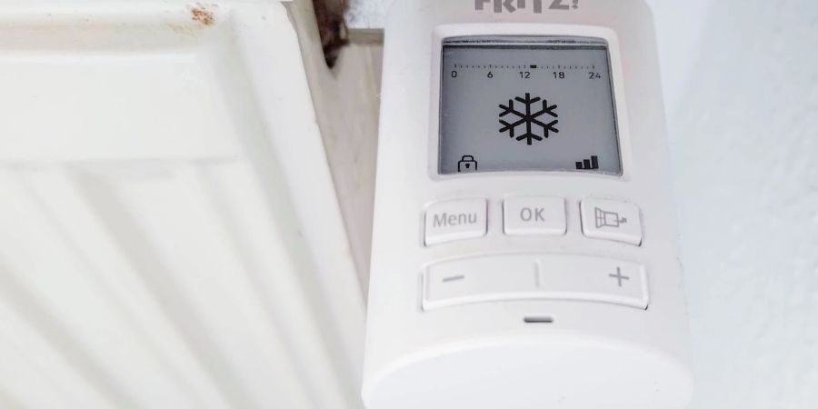 Das Eiskristall-Symbol beim Heizungsthermostat oder -regler bedeutet nicht, dass Wasserleitungen damit vor Frostschäden geschützt werden.