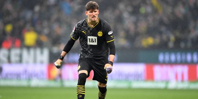 Gregor Kobel BVB Bayern