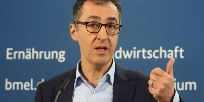 Bundesernährungsminister Cem Özdemir spricht sich für mehr Kinderschutz in der Werbung für Lebensmittel aus. Bundesernährungsminister Cem Özdemir spricht sich für mehr Kinderschutz in der Werbung für Lebensmittel aus.