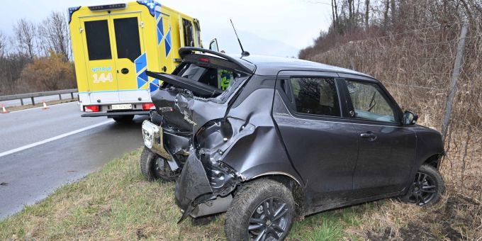 Buchs: Zwei leicht verletzte Personen bei Auffahrunfall Buchs: Zwei leicht verletzte Personen bei Auffahrunfall