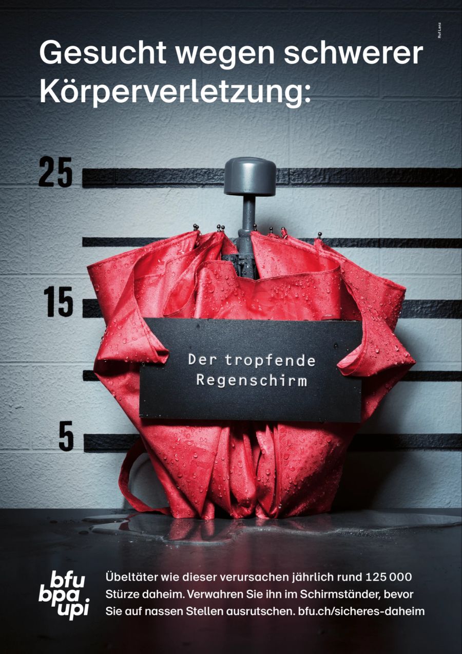 ... einem tropfenden Regenschirm ...