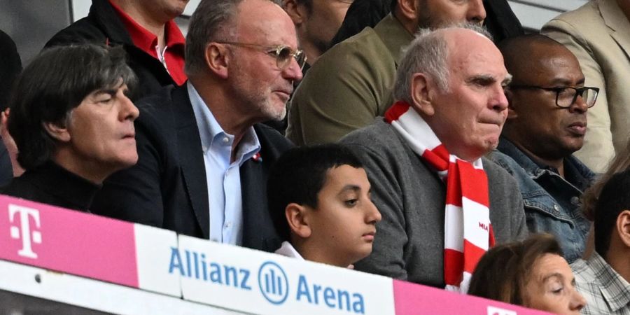 Nach seinem Rücktritt als Vorstandschef soll Karl-Heinz Rummenigge (l) nun Aufsichtsrat-Mitglied der Bayern werden.