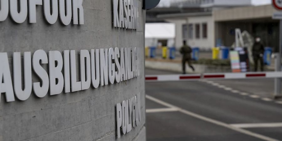 Das SEM plant Flüchtlingsunterkünfte auf vier Armee-Arealen: Kaserne in Thun. (Archivbild)