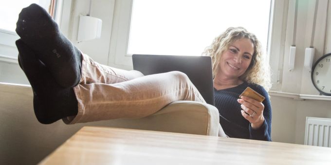 Entspannt online einkaufen: Das geht zum Beispiel mit einer Kreditkarte. Entspannt online einkaufen: Das geht zum Beispiel mit einer Kreditkarte.