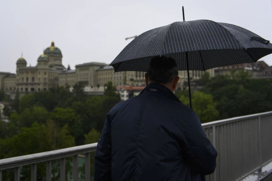 Am Karfreitag zeigt sich das Wetter vielerorts bewölkt und nass.