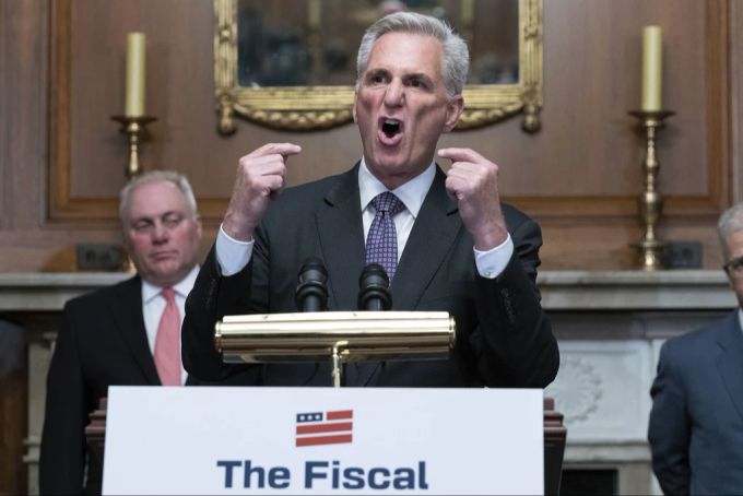 Der Vorsitzende des US-Repräsentantenhaus, Kevin McCarthy rang mit Präsident Joe Biden lange um einen Kompromiss. kevin mccarthy