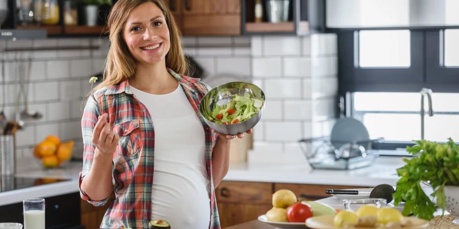 Frau schwanger vegan