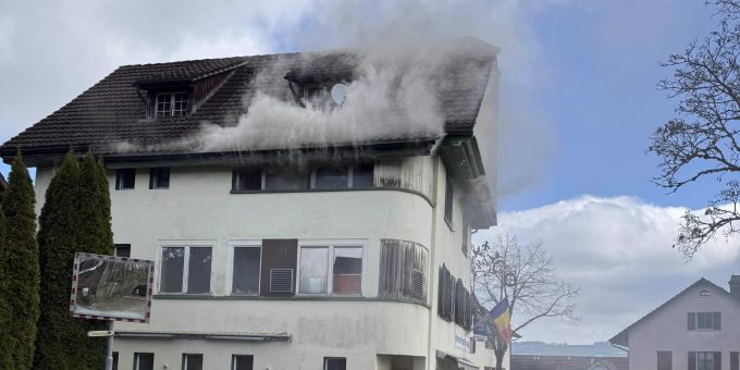 Brand in Niederwil AG - Feuerwehr kann Schlimmeres verhindern