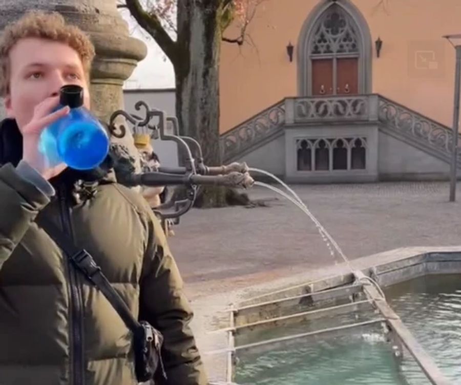 Auch die vielen Brunnen mit Trinkwasser lobt er und vor allem die Freundlichkeit der Schweizer. Sein Fazit am Ende des Videos: «Ich wandere aus.»