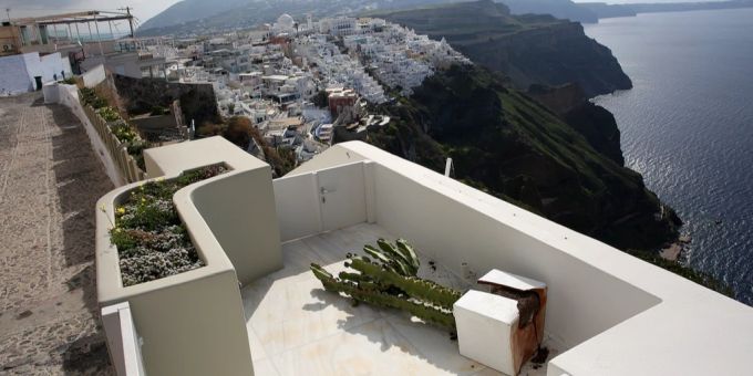 In Santorini halten die Erdbebenstösse weiter an. Viele verlassen daher die Insel. Santorini