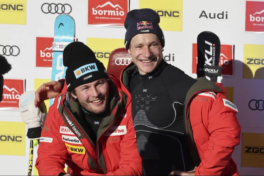 Geschoren wurde Monney in Kitzbühel von drei Teamkollegen – darunter auch Marco Odermatt.