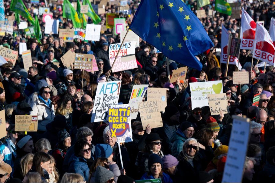 Die Demos fanden in zahlreichen deutschen Städten statt, darunter München, Hamburg und Köln.