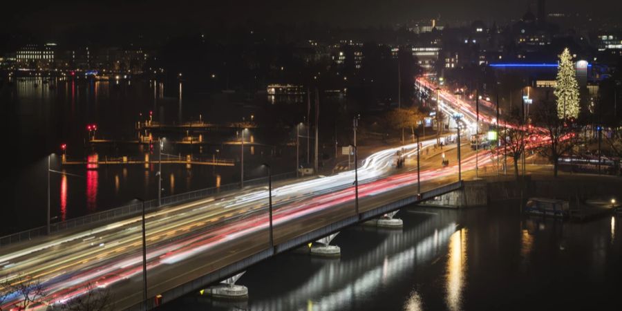 Zürcher Quaibrücke Archivbild