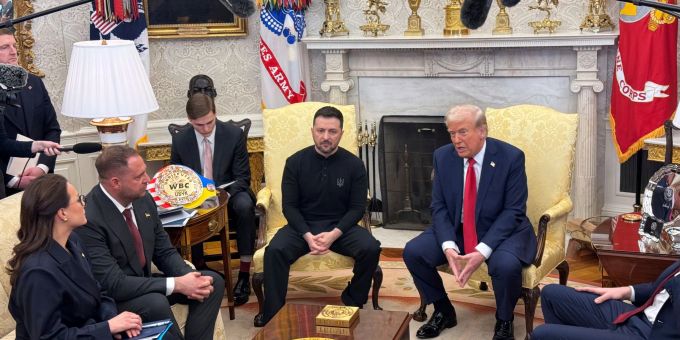 Trump wies Selenskyj vor laufenden Kameras zurecht. Trump wies Selenskyj vor laufenden Kameras zurecht.