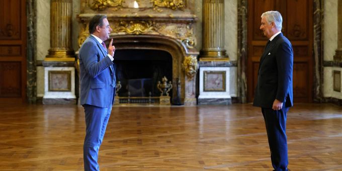«Und jetzt an die Arbeit», schrieb der neue Regierungschef Belgiens, Bart De Wever, nach der Vereidigung auf der Plattform X. (Archivbild) Vereidigung