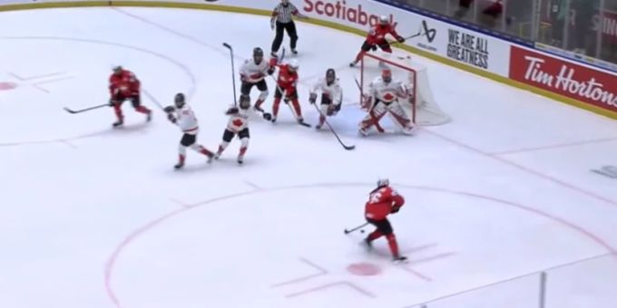 Kanada fügt den Schweizerinnen die zweite Niederlage an der WM zu. Eishockey