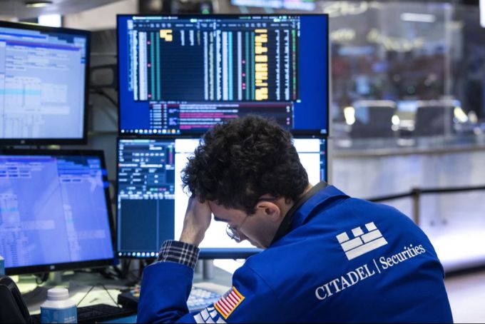 Experten gehen davon aus, dass Donald Trumps Zollpolitik auch den USA schaden wird. (Symbolbild) Börse Wirtschaft USA