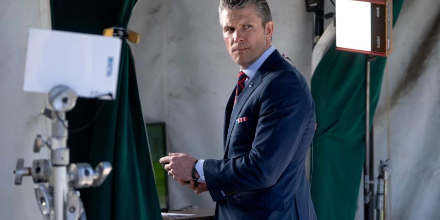 Pentagon-Chef Hegseth bezichtigt den «Atlantic»-Journalisten Goldberg faktisch der Lüge.