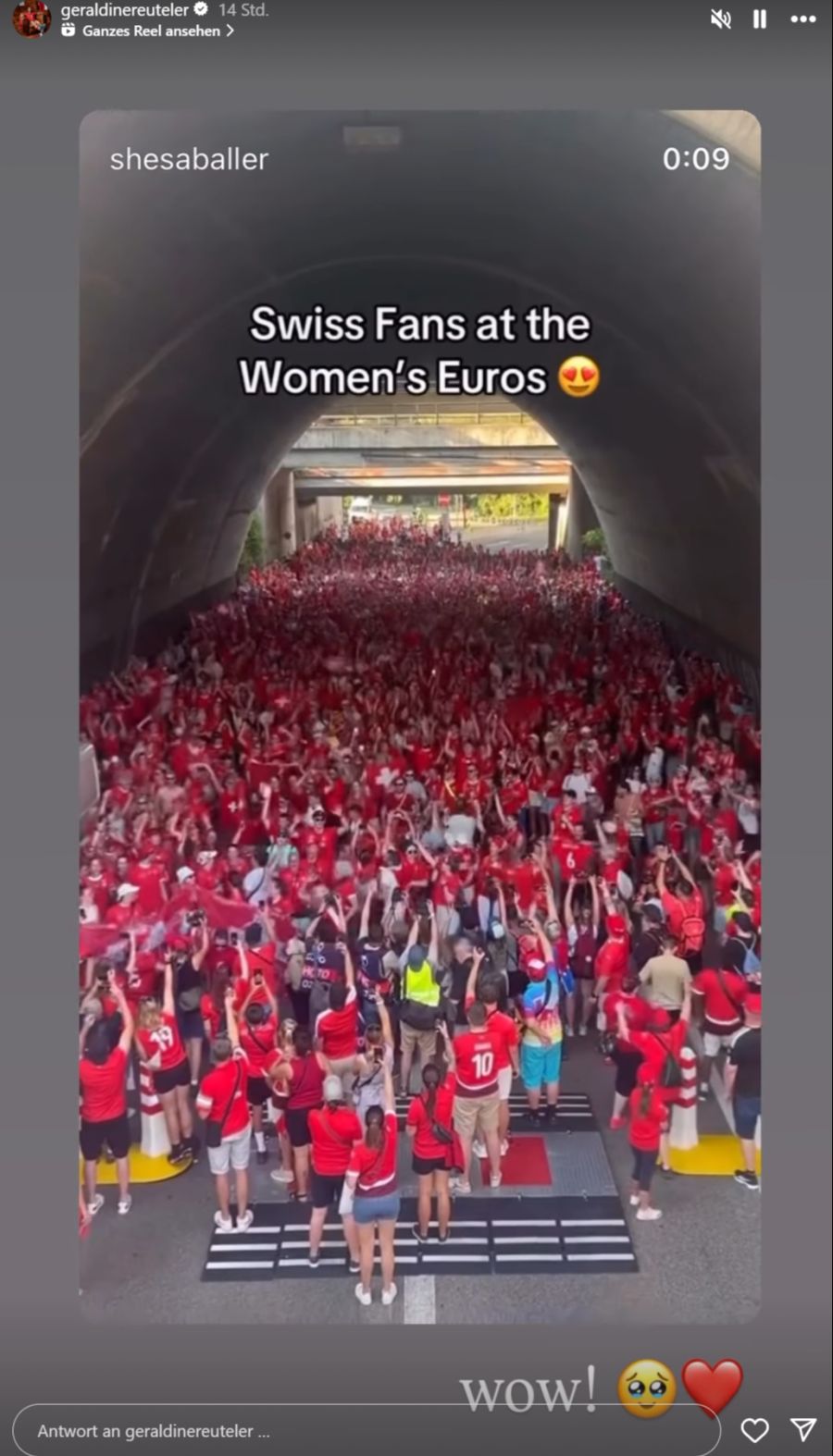 Mit "wow!" und einem Smiley mit Tränen in den Augen kommentiert Geraldine Reuteler Bilder der Schweizer Fans.