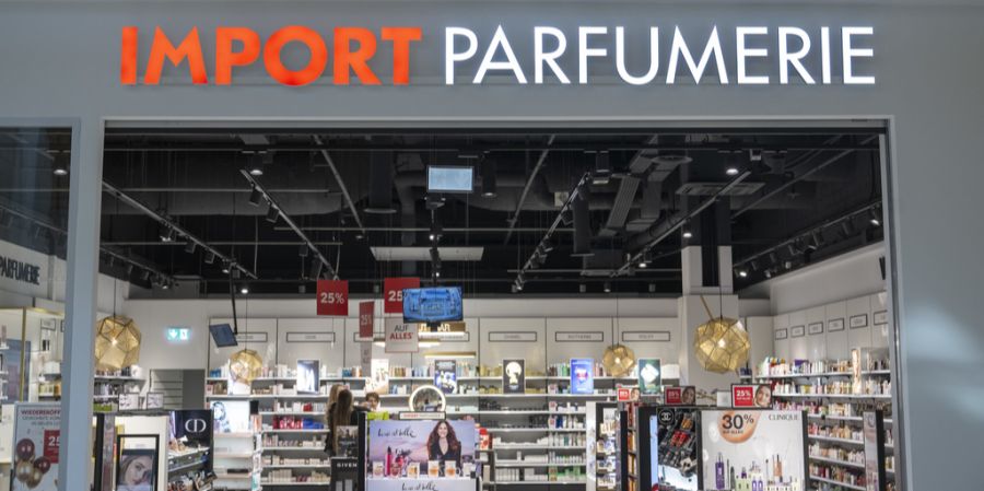Organisierte Gruppen klauen vor allem kleine teure Artikel wie Parfüme oder Rasierklingen.